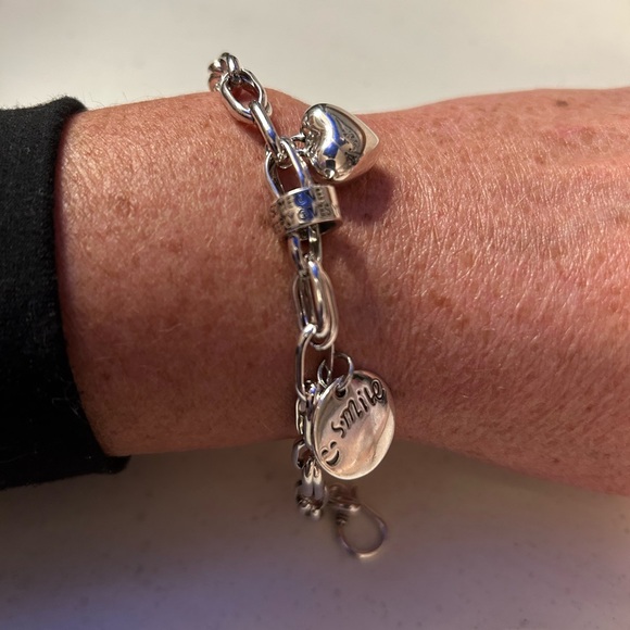 925 Sterling Silver Bracelet- Heart Charm - Picture 2 of 3